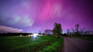 Northern Lights Could Illuminate U.S. Skies, Including Florida, This June: 5 Key Details-1